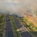 3 incendios afectan a Concordia. En uno, el fuego atravesó la autovía Artigas