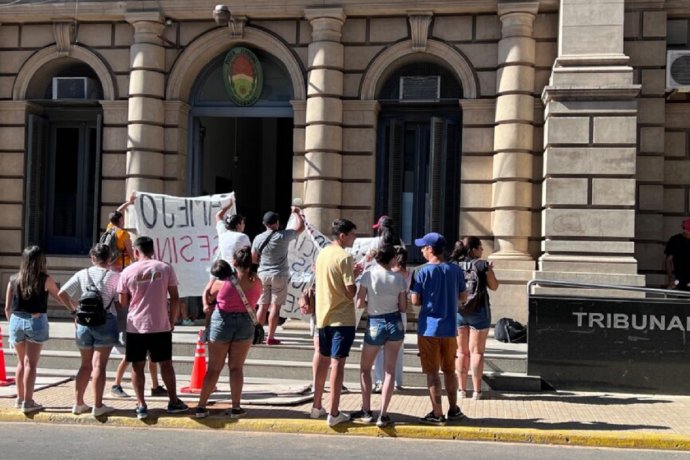 Camejo continuará con prisión domiciliaria. Horas antes, la madre del sereno fallecido denunció amenazas