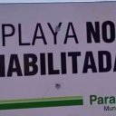 “Playa no habilitada”: retiran boyas de un balneario municipal por la altura del río