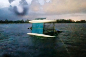 Tripulantes fueron rescatados luego de que catamarán se diera vuelta de campana por acción del viento