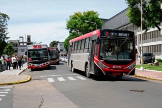 Rigen las nuevas tarifas de colectivos en Paraná y el boleto general asciende a $1.275