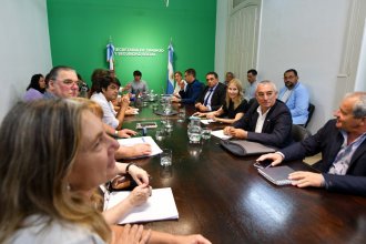 Planteos y pedido de diálogo en el primer encuentro paritario del año entre gremios docentes y el gobierno