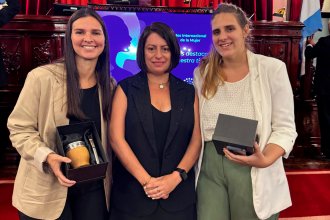 “Mujeres destacadas de nuestra tierra”: distinguieron a Felicitas y Florencia de la ONG <i>Volando Alto</i>