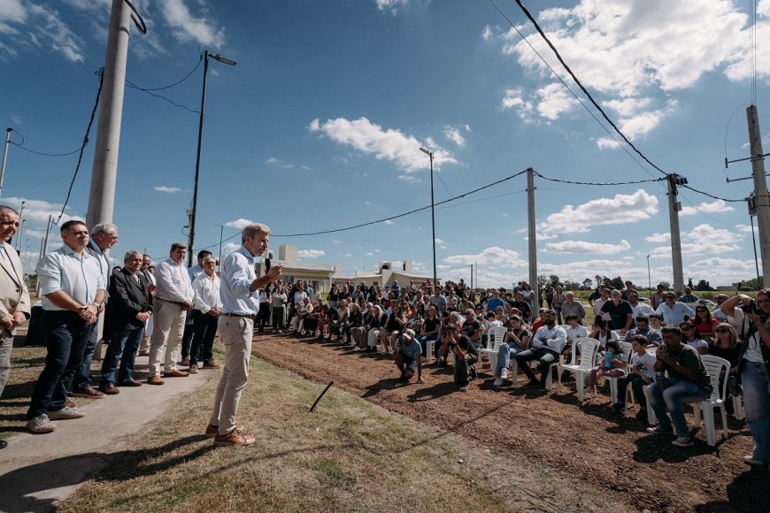 Entrega de viviendas en Gualeguaychú.