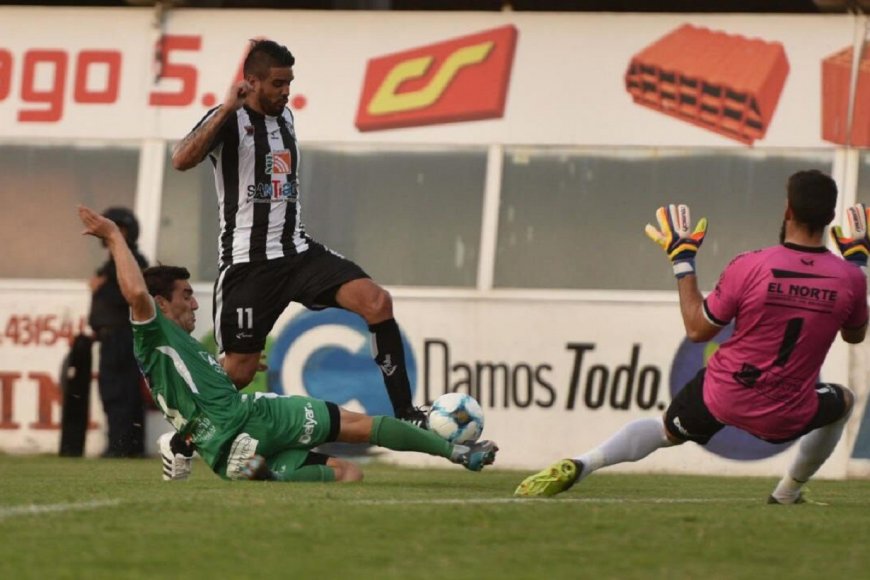 Diego Jara cuando jugaba para Central Córdoba.