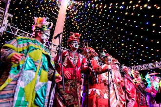 La campeona del Carnaval de Montevideo se presentará en la costa del río Uruguay