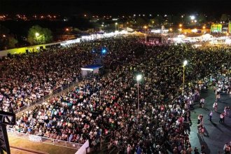 Un festival entrerriano con superávit de casi $100 millones. Se organiza con reuniones abiertas y hasta la intendente abona entrada