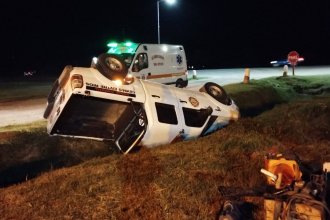 Bombero voluntario volcó camioneta del cuartel camino a un siniestro vial