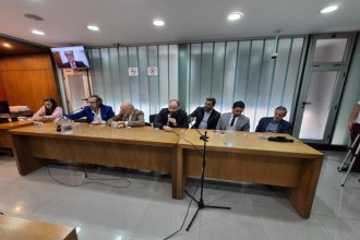 Abogados piden que nombren a los legisladores que firmaron los contratos truchos y hablan de “investigación sesgada”