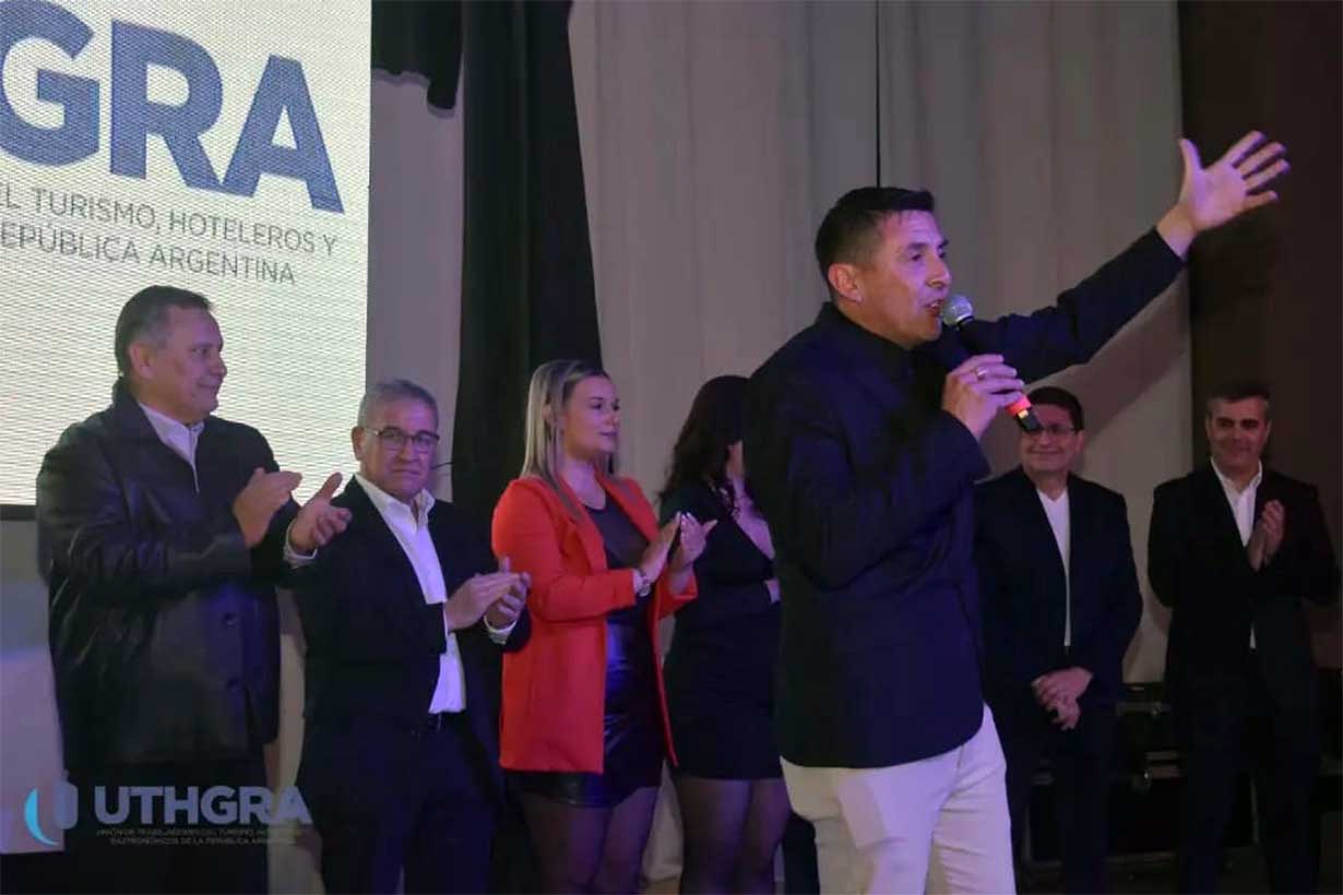 Alan Schönborn, haciendo uso de la palabra