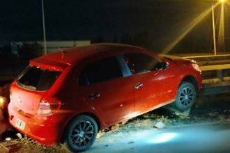 Choque abrupto contra el guardarrail dejó a tres jóvenes hospitalizadas