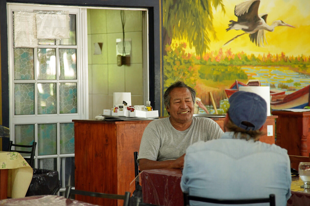 Luis Lemaría, en su restaurant de Victoria.