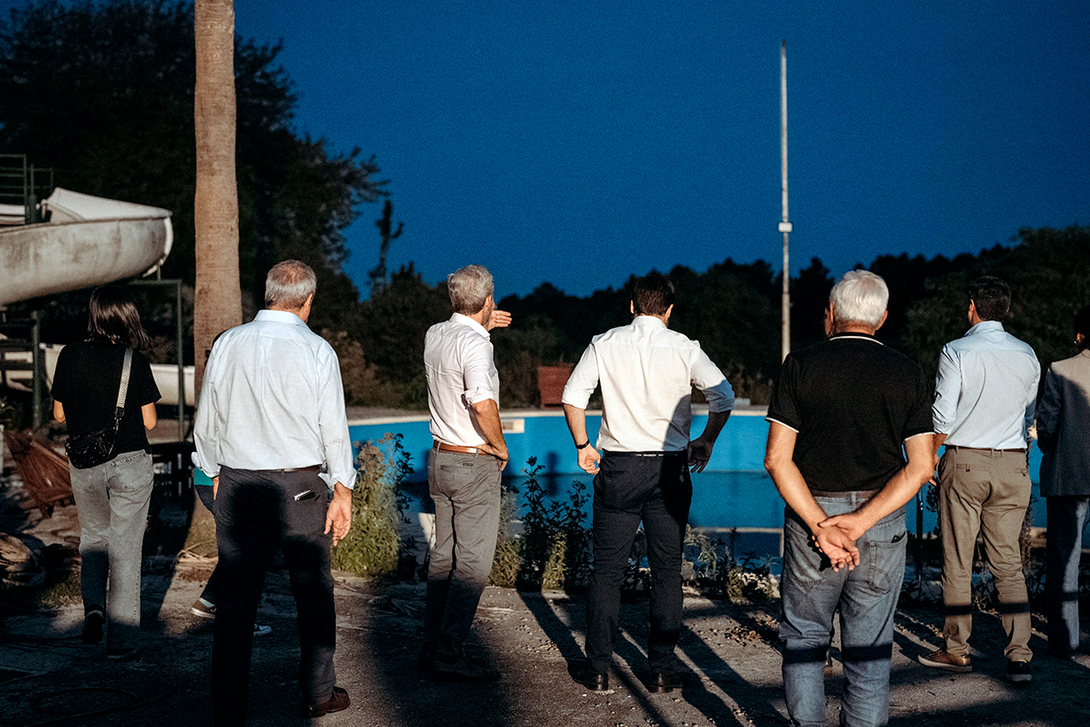 Frigerio recorrió el hotel a recuperar, en el lago