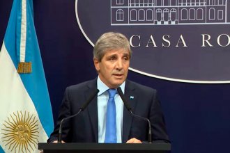 <i>“Comprá, no te la pierdas campeón”.</i> La demanda privada de dólares creció 40% en un mes
