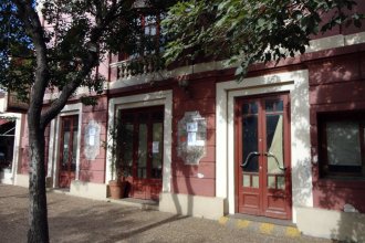 “Bregamos para que su telón se abra nuevamente”, dice una carta en apoyo al Teatro Centenario