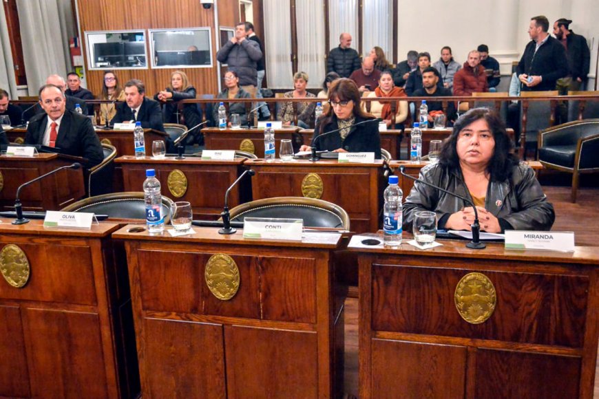 Miranda y Domínguez, solas en el bloque del PJ.