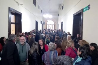 Empleados públicos provinciales reclamaron por recortes en las horas extra