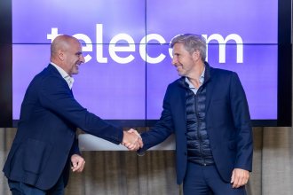 Para mejorar la conectividad en la provincia, Telecom invertirá 8 millones de dólares