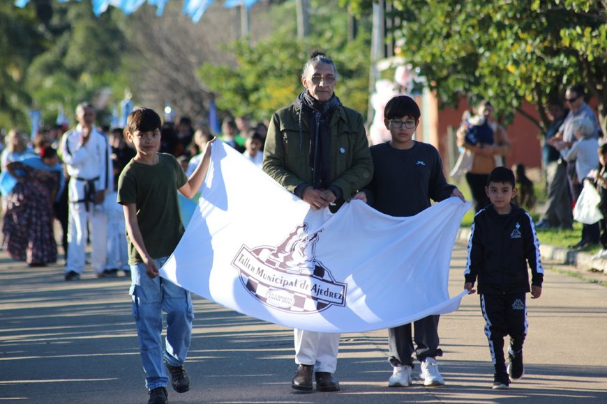 Ramírez desfiló en La Criolla el Día de la Bandera