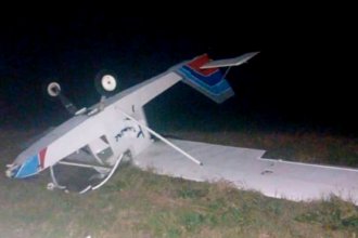 Piloto realizaba maniobras en aeronave experimental, perdió el control y se dio vuelta