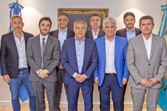 Gobernadores opositores “desconfían” de Frigerio, Cornejo y Zdero, mientras Milei retrasa los vetos y busca abrir una negociación