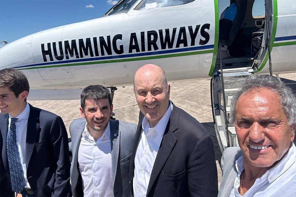 Sturzenegger y Scioli con Humming Airways