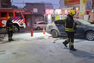 Alerta en estación de servicio: tomó fuego vehículo que había sido cargado con combustible equivocado