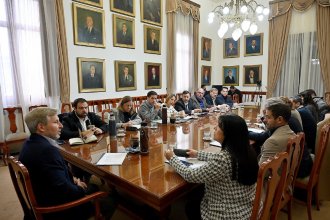 Frigerio se reunió con su gabinete, hablaron sobre la “eficiencia de recursos” y les pidió “redoblar esfuerzos”