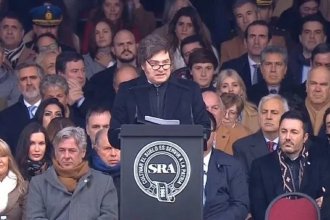 En La Rural, Milei anunció la baja de retenciones al campo. Frigerio celebró la medida