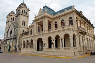 Ante la caída de la coparticipación, municipalidad entrerriana reduce los sueldos de funcionarios y las horas extras