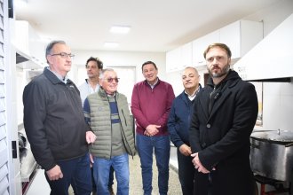 Azcué recorrió obras en una escuela y destacó el uso de los fondos de CAFESG en la región de Concordia