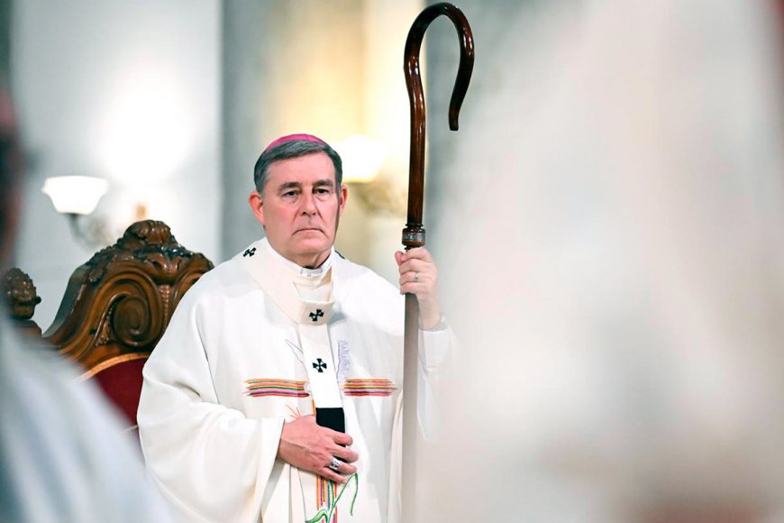 El arzobispo visitará Santa Elena el domingo.