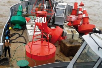 El ROU Sirius renueva señalización en el río Uruguay, bajo un convenio binacional