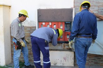 Enersa detectó usuarios “colgados” de la luz hace 20 años, en el lanzamiento de un plan contra conexiones clandestinas