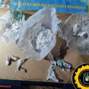 Mujer se asustó cuando vio a la policía, intentó huir y se le cayeron envoltorios con cocaína