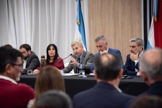 Con el foco en la transparencia y en la digitalización de la gestión, Frigerio reunió a su gabinete y a legisladores