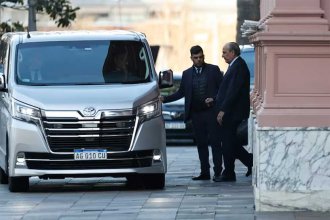 Milei no cambia el gabinete y Francos convoca a los gobernadores a una “mesa federal”. La reacción de Pullaro