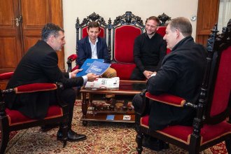 El nuevo arzobispo empezó con sus encuentros protocolares. ¿De qué habló con el rector de la UADER?