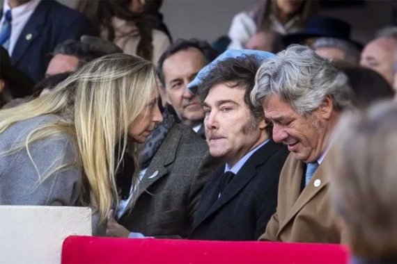 Una amenaza que pega en el pie propio