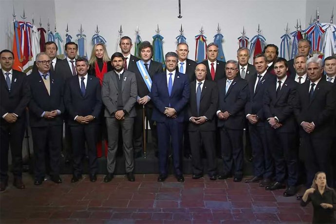 “Más allá de una foto”. La mayoría de los gobernadores opta por esperar a octubre para negociar con Milei