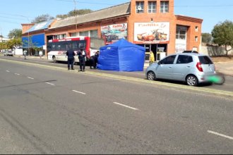 Joven motociclista falleció tras chocar y quedar debajo de un colectivo