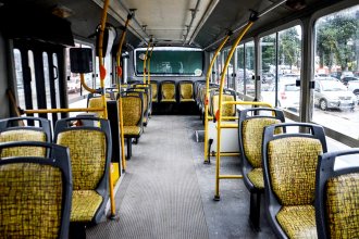 Día del estudiante: advierten a directivos de escuelas que deberán hacerse responsables de los colectivos con alumnos que salgan a celebrar