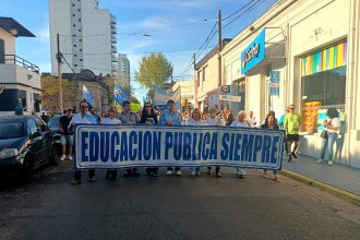 Concordienses marcharon en defensa de la educación pública y celebraron el rechazo a los vetos de Milei