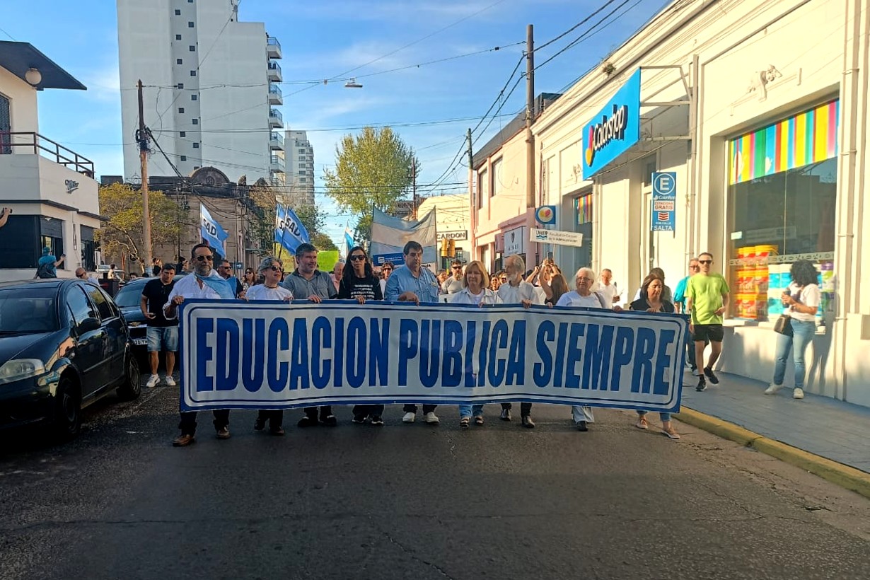 Los decanos encabezaron la marcha