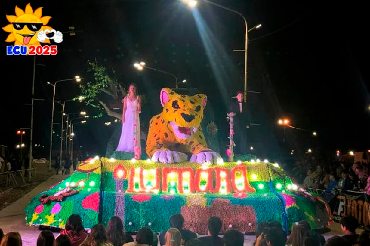 La carroza alegórica que ganó este año.