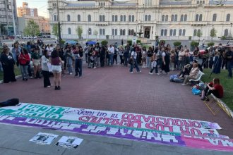 Frente al STJ, reclamaron justicia por Daiana. Este jueves habrá una audiencia y pericia clave