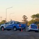 Investigan la muerte de motociclista que apareció en una zanja con dinero y droga