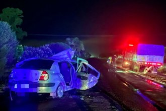 Auto con 7 ocupantes chocó con camión en Ruta 14. Una mujer sufrió heridas graves
