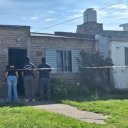 Por un ataque a balazos, allanaron una casa e incautaron gran cantidad de cocaína y marihuana