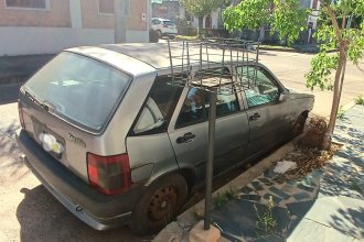 “La calle no es un depósito”: ciudad con 100 autos abandonados en la vía pública difunde listado y toma medidas